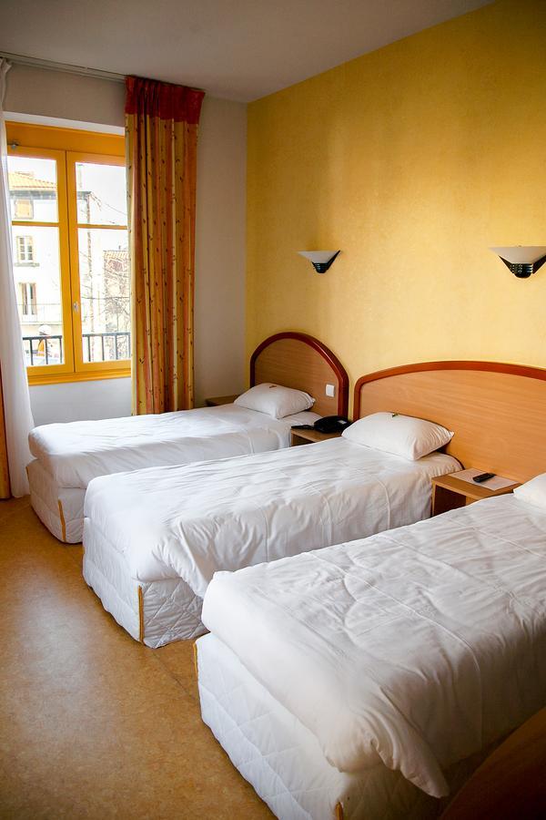 Logis Hotel Du Commerce Volvic Exteriér fotografie