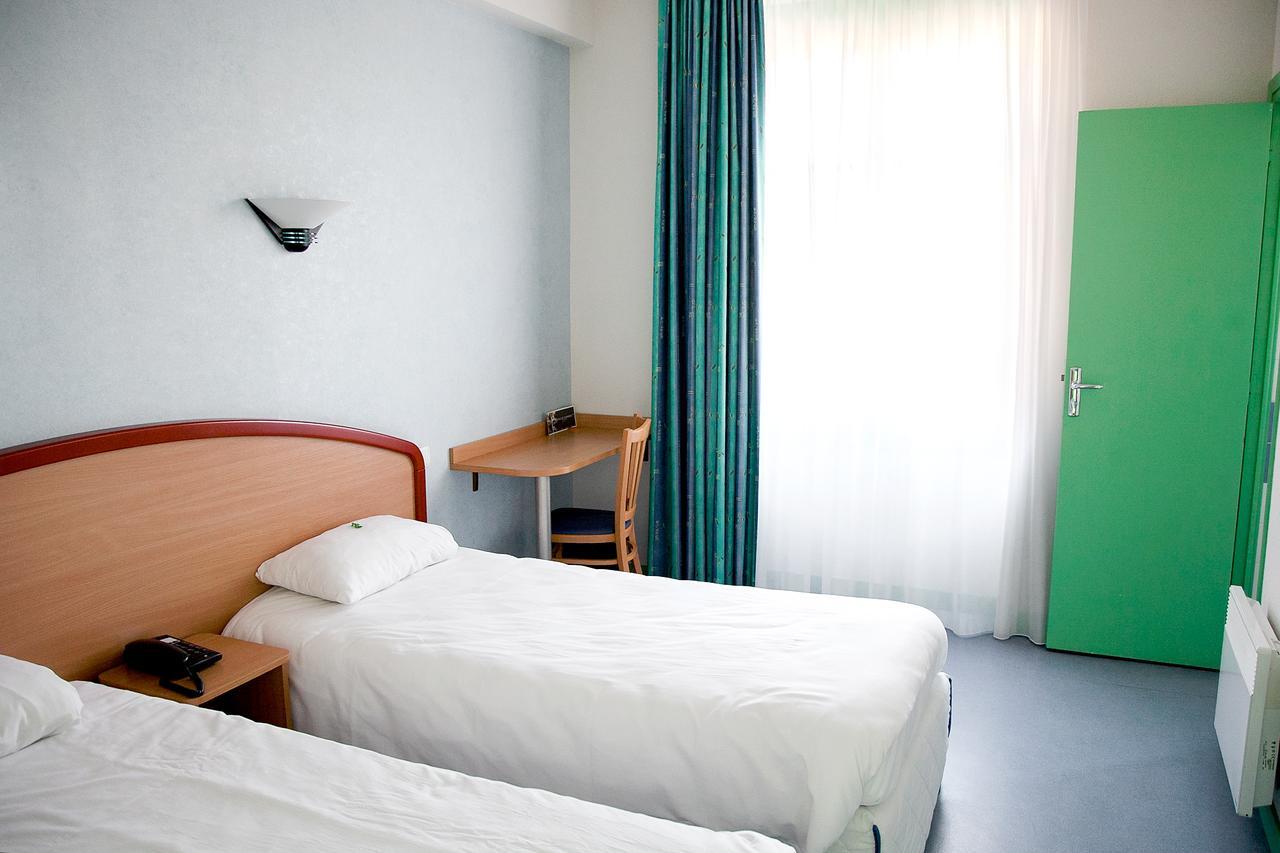 Logis Hotel Du Commerce Volvic Exteriér fotografie
